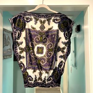 Great condition. Very comfortable! Looks great with jeans or slacks.